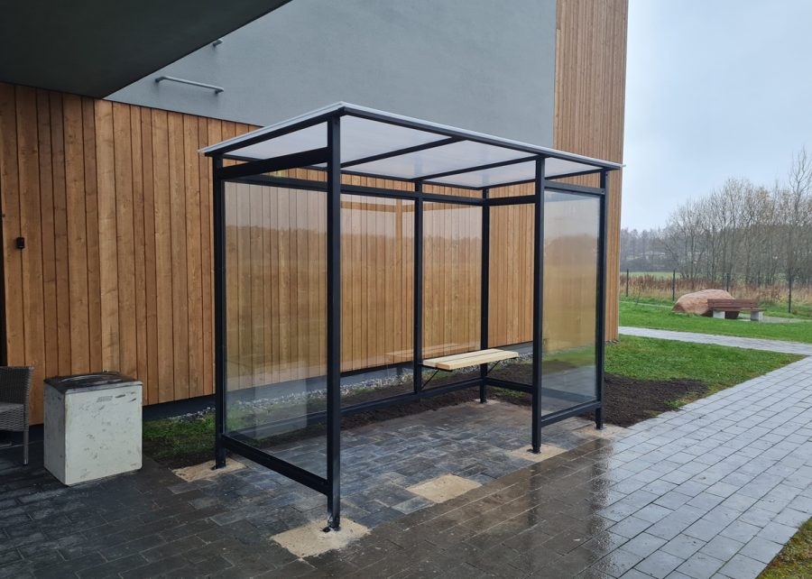 3x1.5m eest avatud suitsetamiskabiin